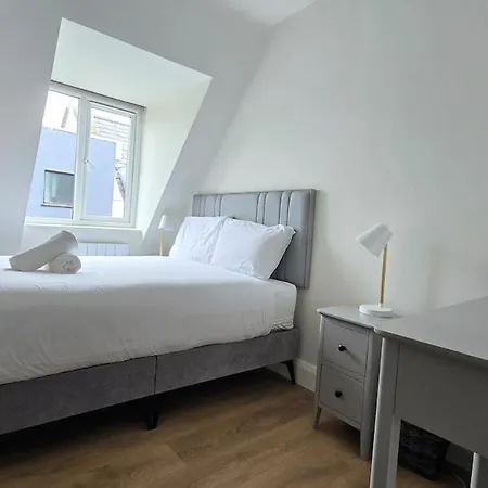 Comfotable Centre Two Bedroom *