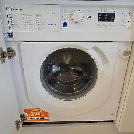 Comfotable Centre Two Bedroom شقة غالواي